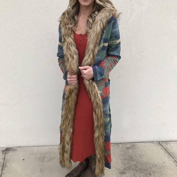 Tasha Polizzi ‘Helena’ Dress in Red - Picture 4 of 8